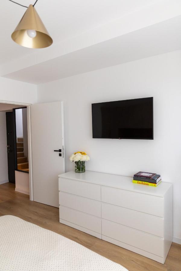 8 I One Bedroom I Airport I Therme Apartment *